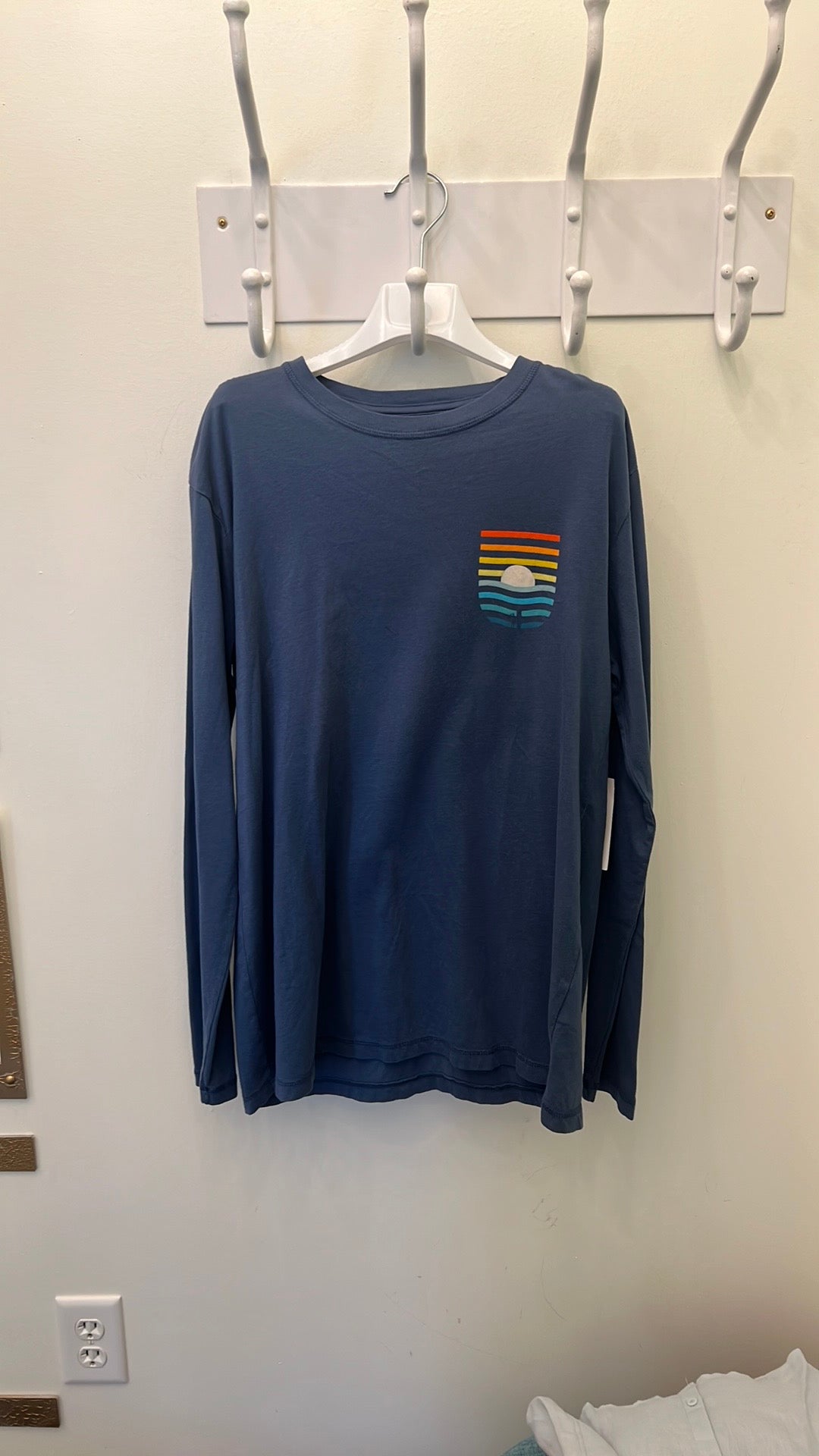 Long sleeve tee
