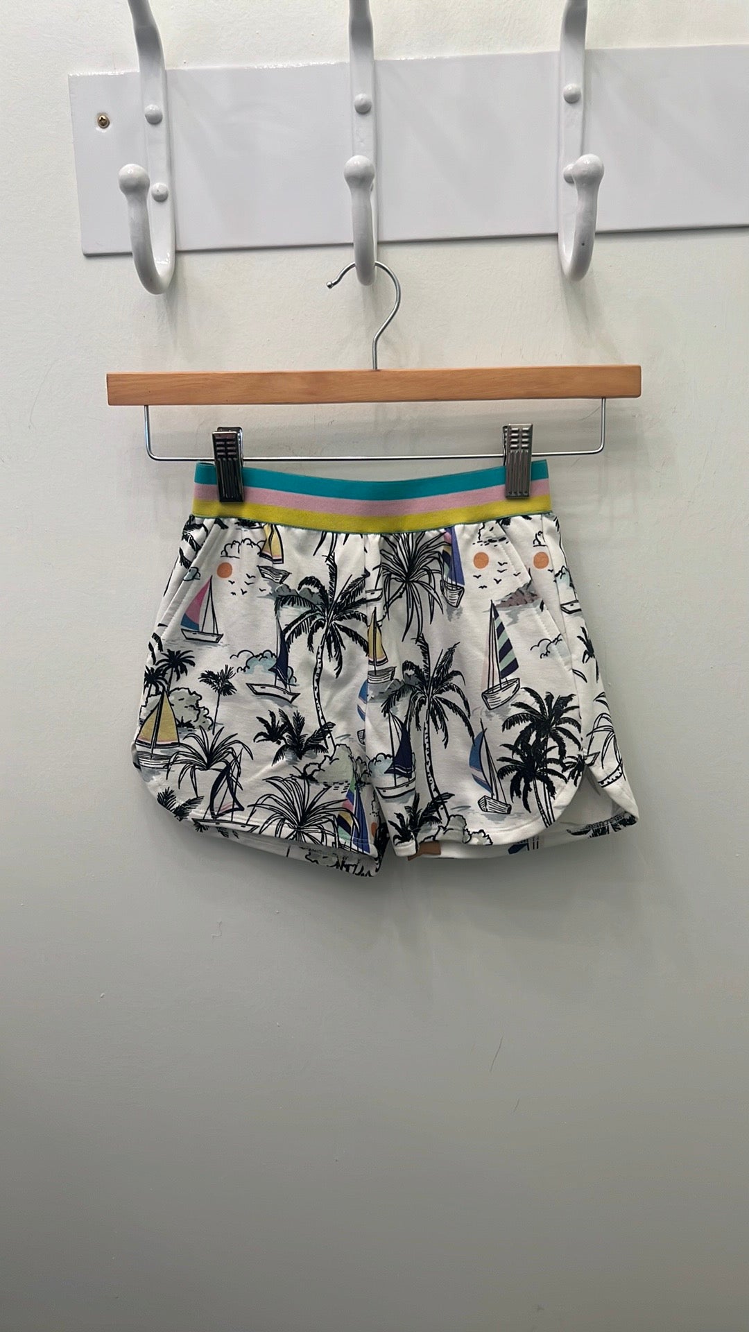 Tropical shorts