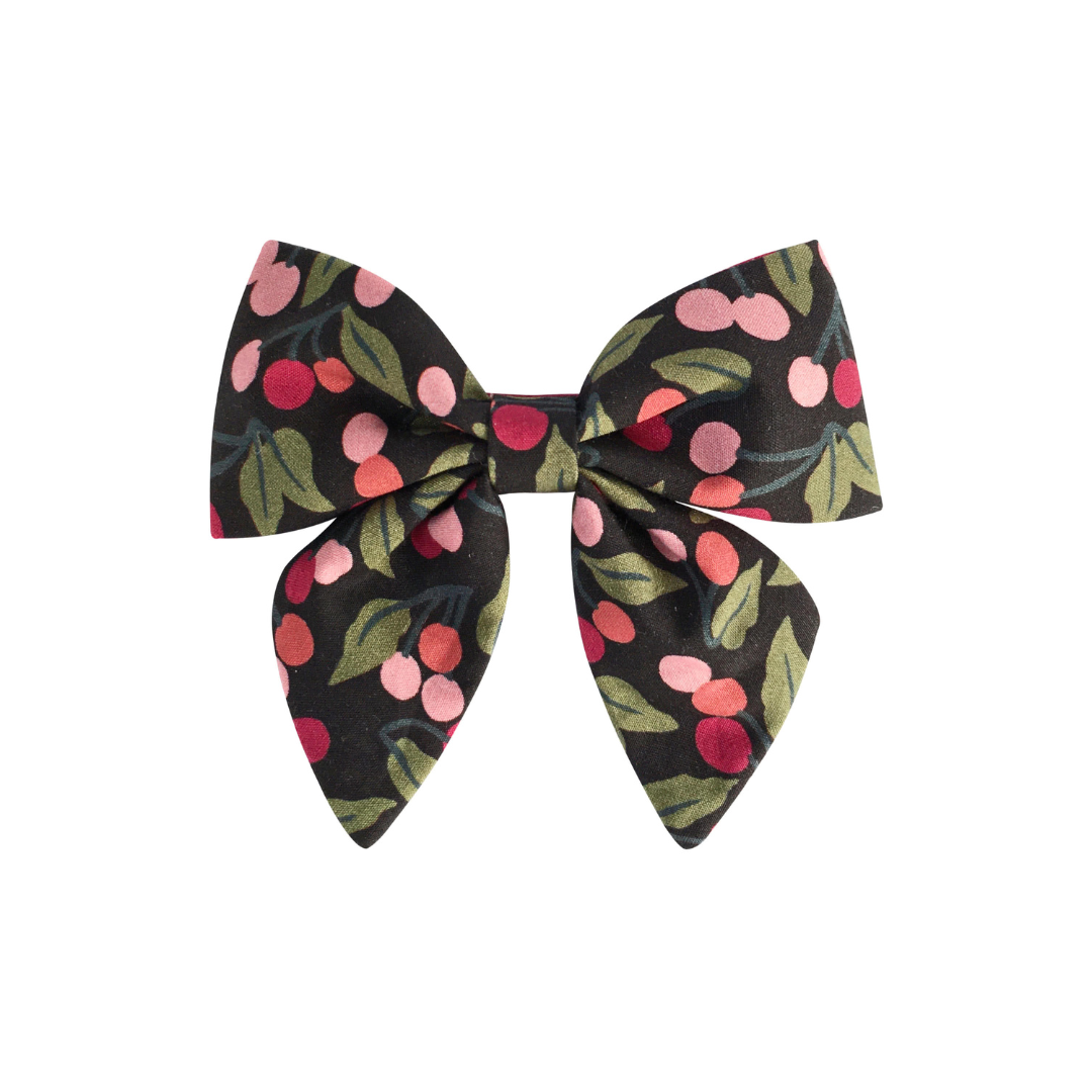 Medium Bowtie in Liberty Cherry